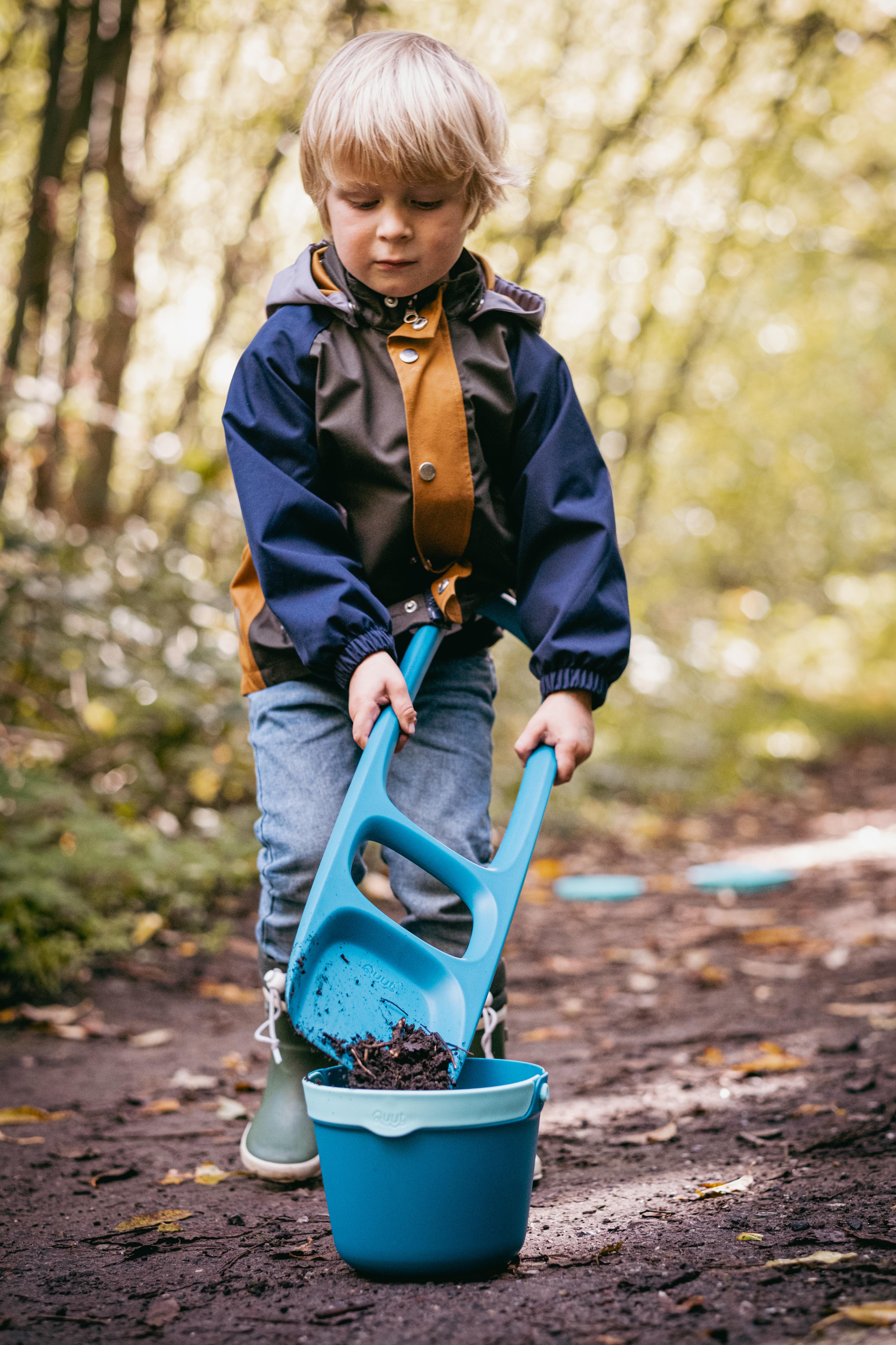 Eimer inkl. Sieb "Bucki" blau - Quut Sandspielzeug