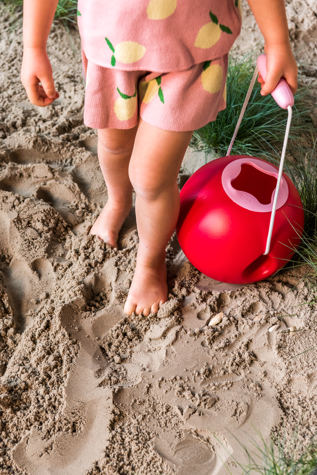 Eimer "Ballo" rot - Quut Sandspielzeug